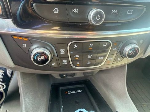 Used 2020 Chevrolet Traverse Premier FWD image 13