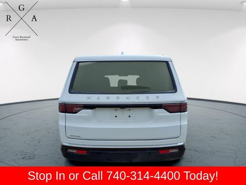 Used 2023 Jeep Wagoneer 4WD image 3