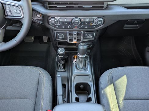 New 2026 Jeep Gladiator Sport image 20