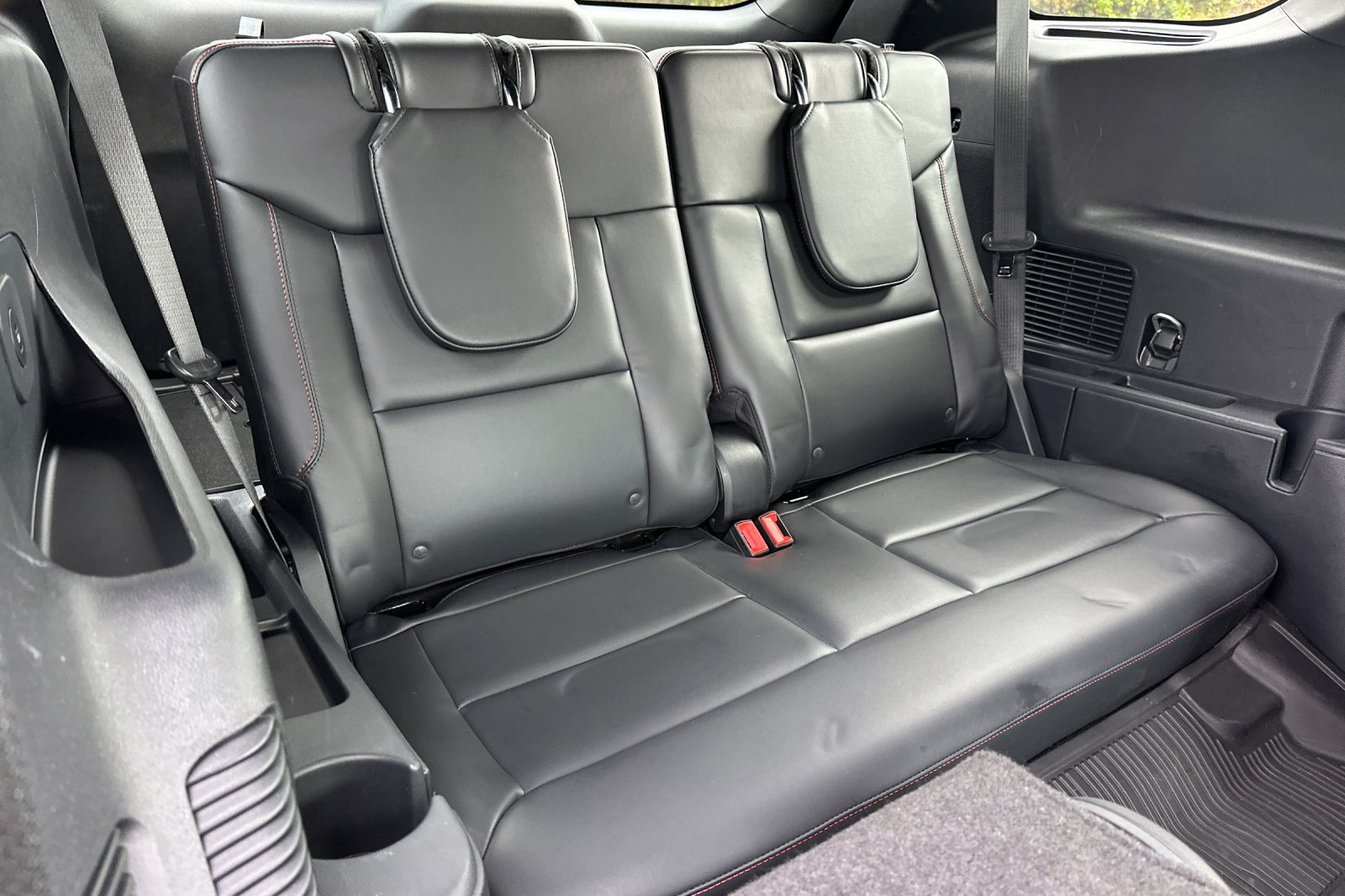 Used 2025 Ford Explorer ST AWD/4WD image 14