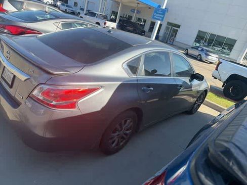 Used 2015 Nissan Altima 2.5 S w/ Special Edition Package FWD image 11