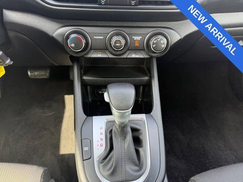 Used 2022 Kia Forte LXS w/ LXS Technology Package FWD image 11