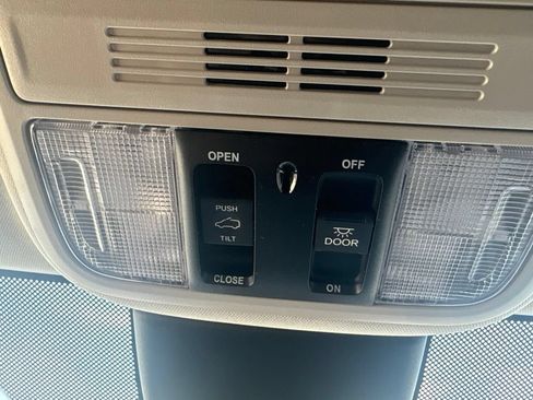 Used 2025 Honda Odyssey Elite image 26