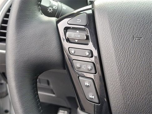 Used 2024 Nissan Armada SL w/ Captain's Chairs Package image 22