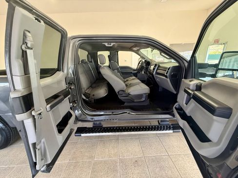 Used 2019 Ford F250 XLT w/ XLT Premium Package RWD image 25
