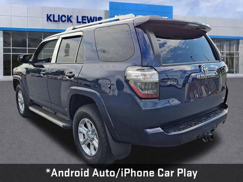 Used 2018 Toyota 4Runner SR5 AWD/4WD image 5