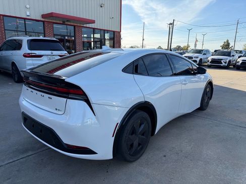 Used 2024 Toyota Prius XLE image 4