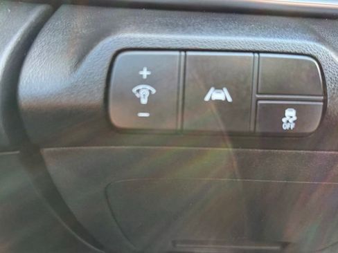 Used 2021 Hyundai Elantra SEL FWD image 18