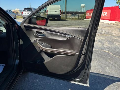 Used 2018 Chevrolet Impala LT image 21