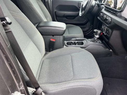 Used 2024 Jeep Gladiator Sport AWD/4WD image 25