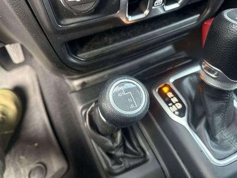 Used 2022 Jeep Wrangler Unlimited Sport AWD/4WD image 26