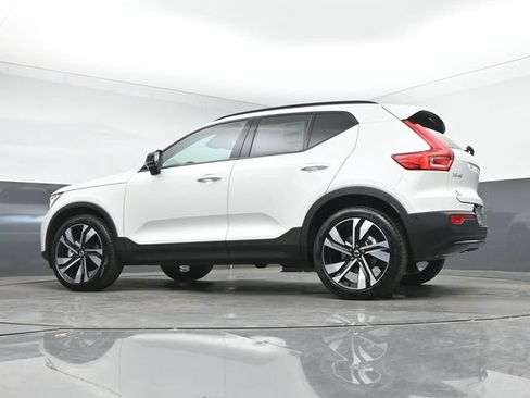 New 2026 Volvo XC40 B5 Plus w/ Climate Package AWD/4WD image 41