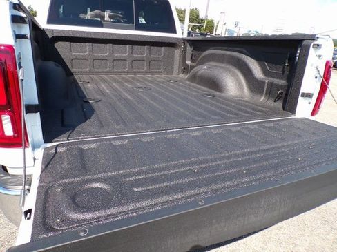 New 2026 RAM 2500 Big Horn AWD/4WD image 7