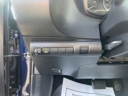 Used 2020 Toyota Corolla LE FWD image 14