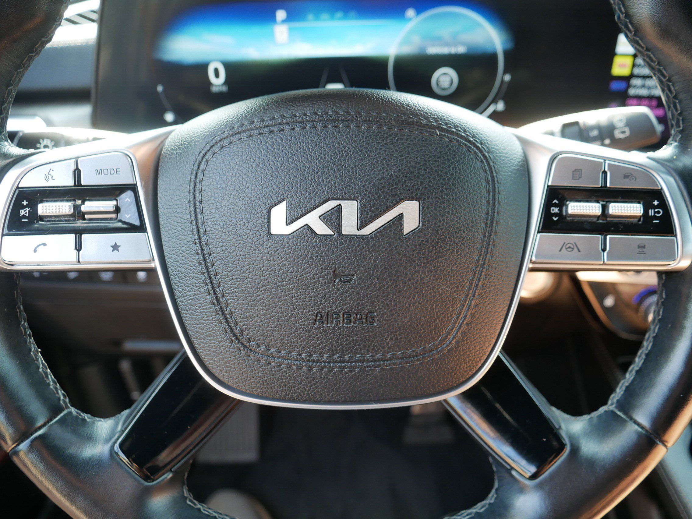 Certified 2024 Kia Telluride SX w/ Towing Package AWD/4WD image 23