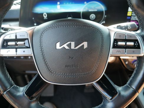 Certified 2024 Kia Telluride SX w/ Towing Package AWD/4WD image 23