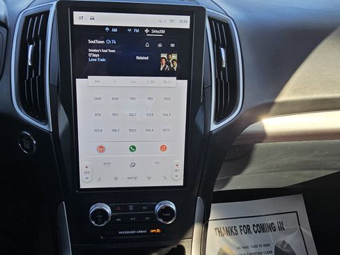 Used 2024 Ford Edge SEL image 17