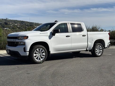 Used 2021 Chevrolet Silverado 1500 Custom image 2