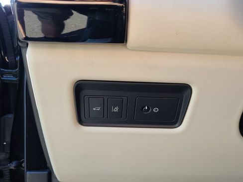 Used 2016 Land Rover Range Rover Supercharged AWD/4WD image 22