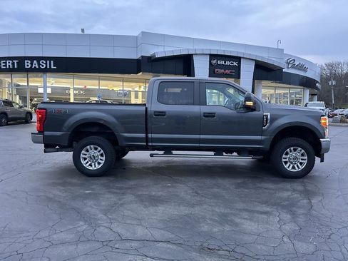 Used 2017 Ford F250 XL w/ STX Appearance Package image 9