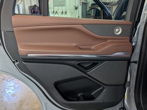 New 2025 Lincoln Navigator Reserve image 11