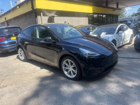 Used 2020 Tesla Model Y Long Range AWD/4WD image 2