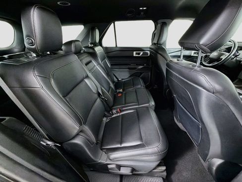 Used 2020 Ford Explorer XLT w/ Equipment Group 202A AWD/4WD image 26