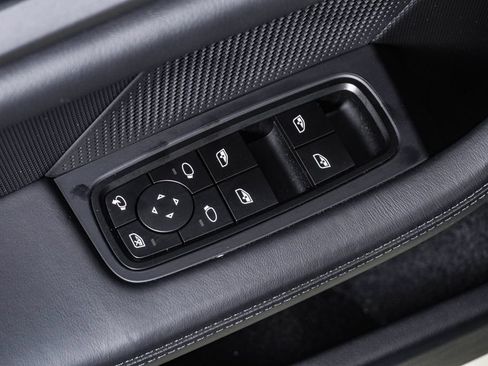 Certified 2025 Porsche Taycan AWD/4WD image 26