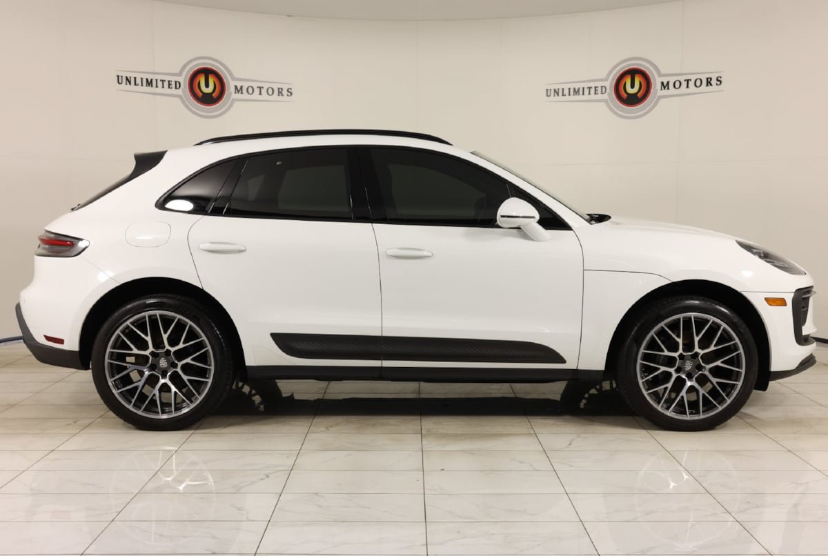 Used 2023 Porsche Macan AWD/4WD image 2