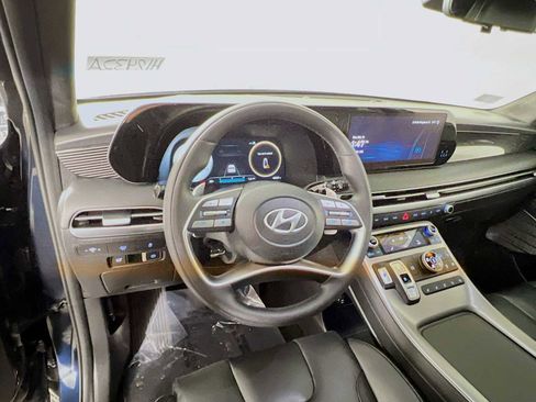 Used 2023 Hyundai Palisade Calligraphy image 11