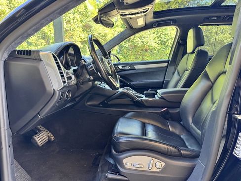 Used 2018 Porsche Cayenne GTS w/ Premium Package Plus image 20