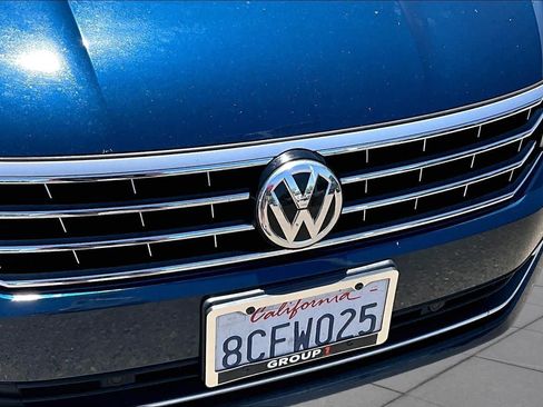 Used 2018 Volkswagen Passat 2.0T SE FWD image 29