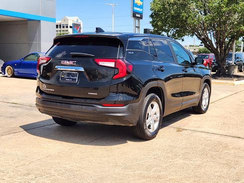 Certified 2024 GMC Terrain SLE AWD/4WD image 6