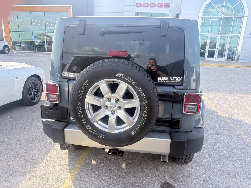 Used 2014 Jeep Wrangler Unlimited Sahara w/ Mopar Chrome Edition Group AWD/4WD image 7