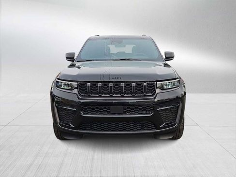 New 2026 Jeep Grand Cherokee Altitude image 3