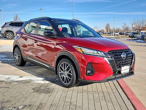 Used 2021 Nissan Kicks SR image 4