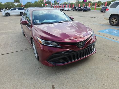 Used 2019 Toyota Camry LE FWD image 2
