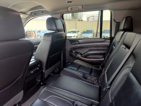 Used 2020 Chevrolet Suburban LT image 29