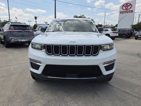 Used 2024 Jeep Grand Cherokee Limited w/ Trailer Tow Package AWD/4WD image 2