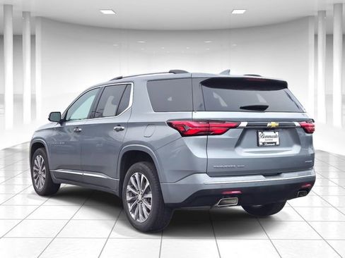 Used 2023 Chevrolet Traverse Premier image 3