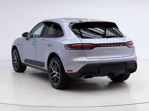 Certified 2024 Porsche Macan AWD/4WD image 3