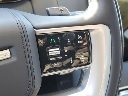 Used 2024 Land Rover Range Rover Autobiography image 17