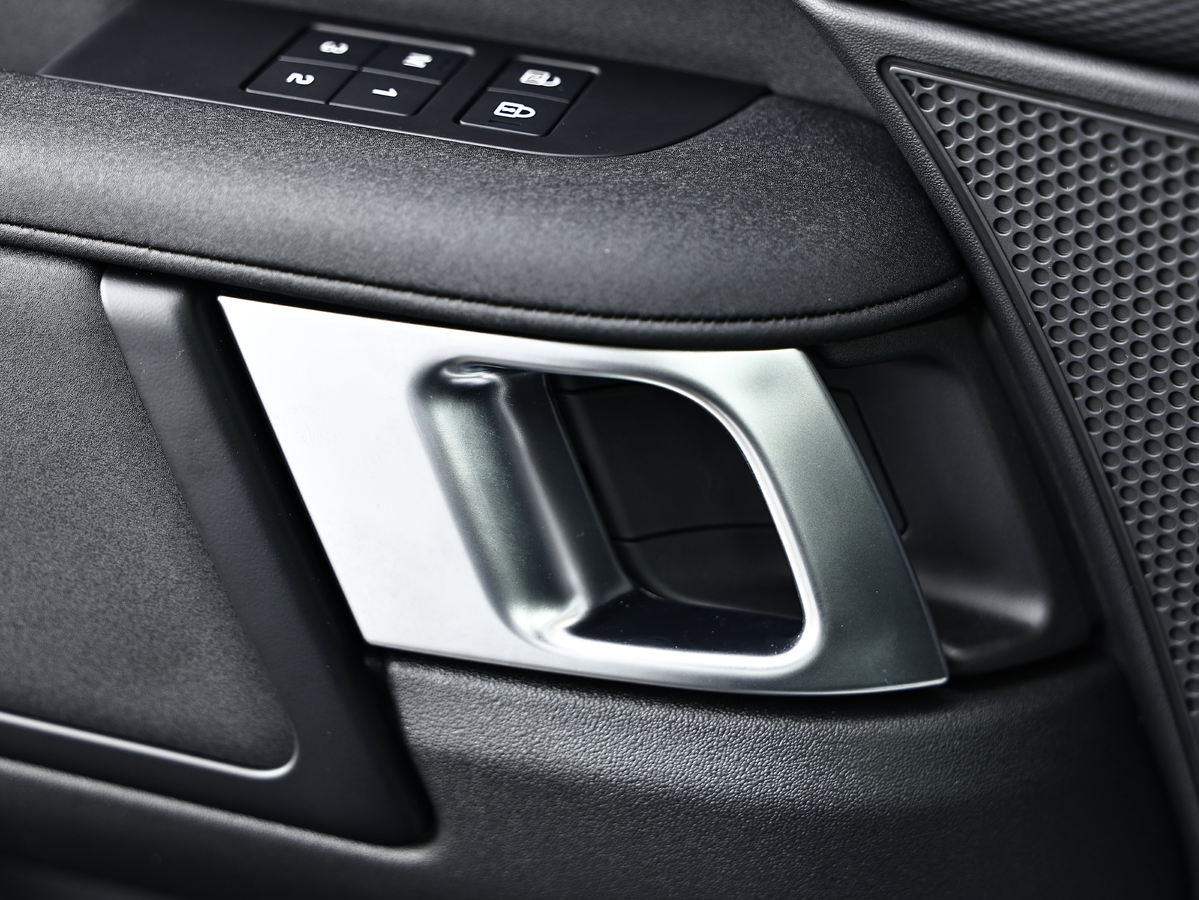 New 2026 Land Rover Discovery Dynamic SE AWD/4WD image 19