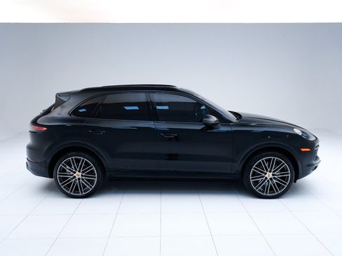 Used 2021 Porsche Cayenne S image 8