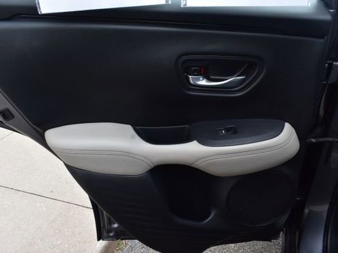 Used 2023 Honda HR-V LX image 29