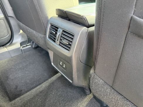 Used 2024 Nissan Rogue SV image 37