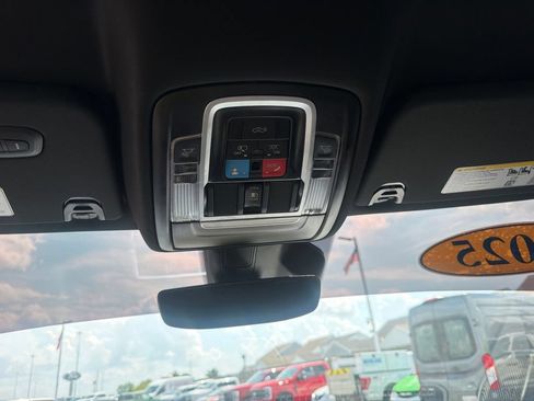 Used 2025 RAM 1500 Big Horn AWD/4WD image 35