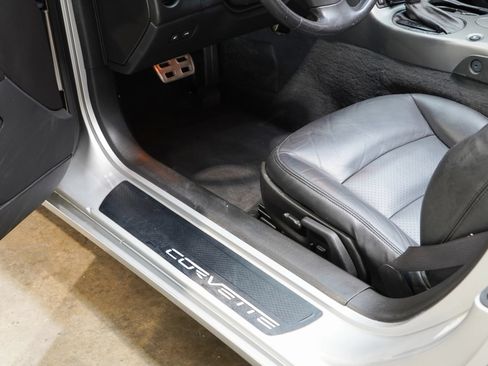 Used 2006 Chevrolet Corvette Coupe w/ Preferred Equipment Group RWD image 41
