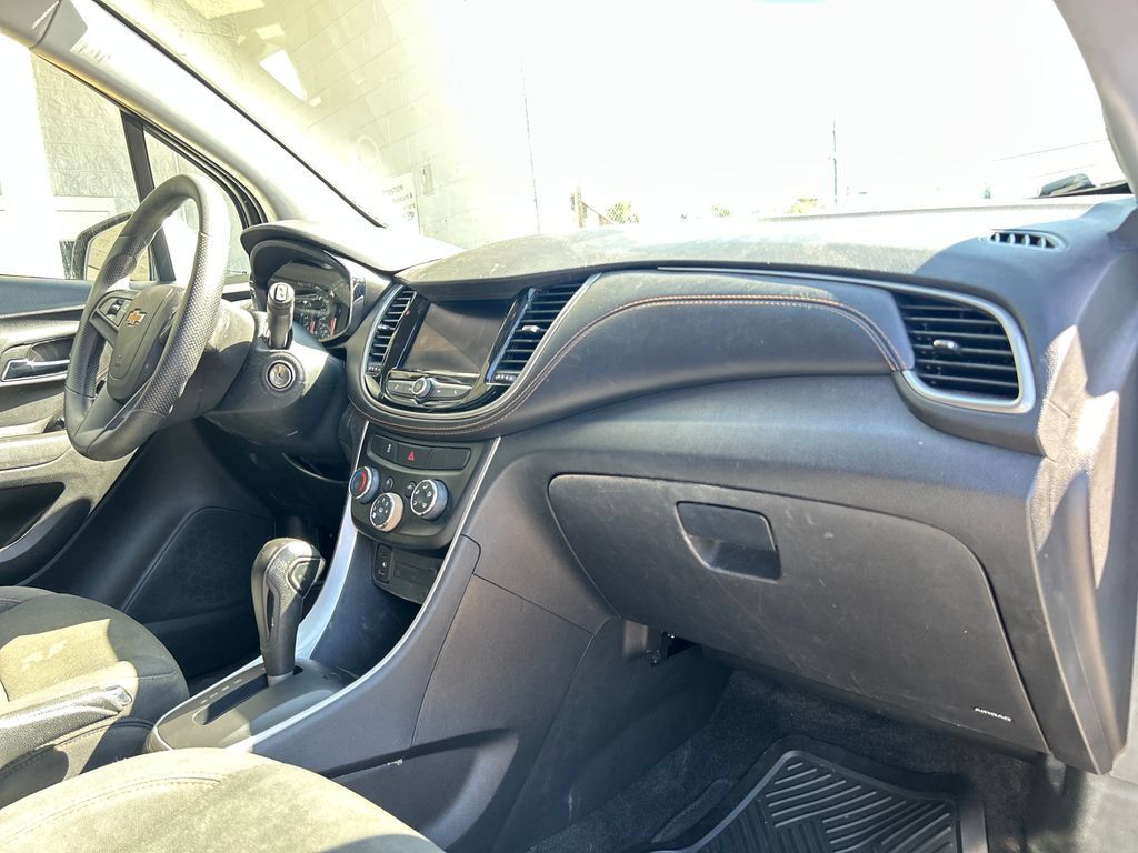 Used 2021 Chevrolet Trax LS w/ Tint and Cruise Package AWD/4WD image 15