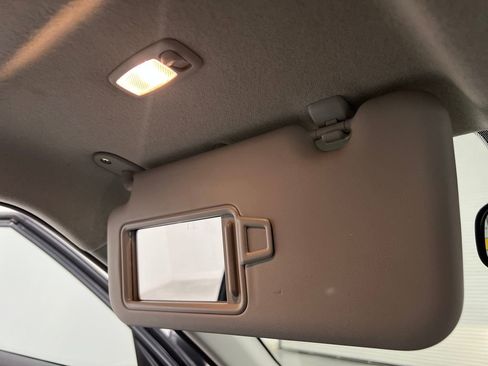 Used 2025 Hyundai Venue SEL FWD image 57